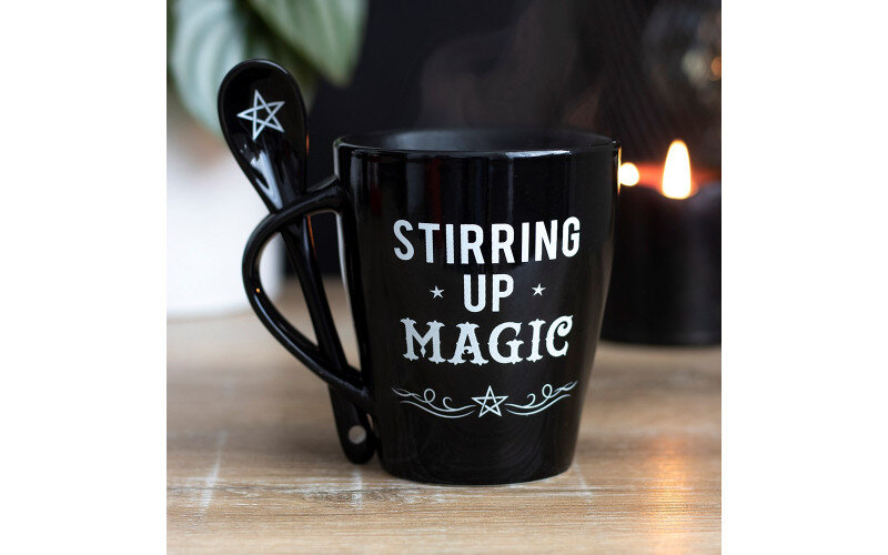 Кружка фарфоровая с ложкой Stirring up magic_65599706a2894.jpeg Кружка фарфоровая с ложкой Stirring up magic — изображение 1